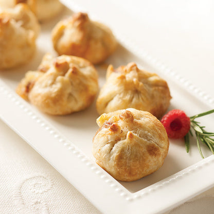 Brie with raspberry en Croute